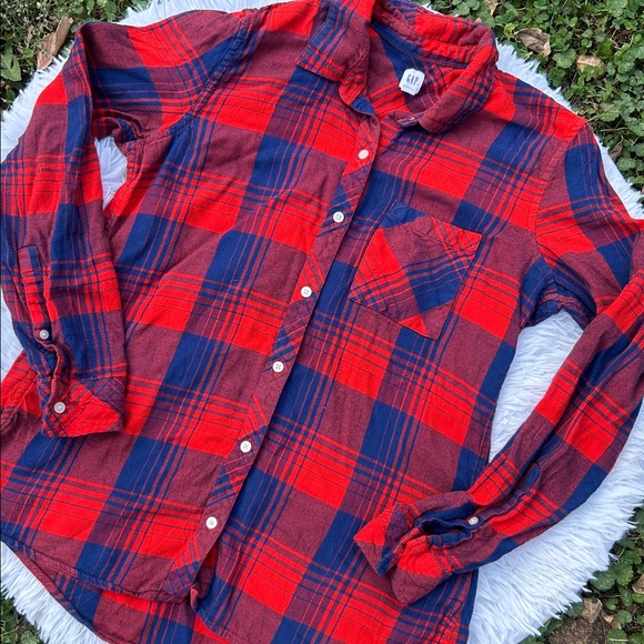 GAP Women’s Red and Navy Blue Flannel Button Down Shirt Size Medium - Picture 3 of 13